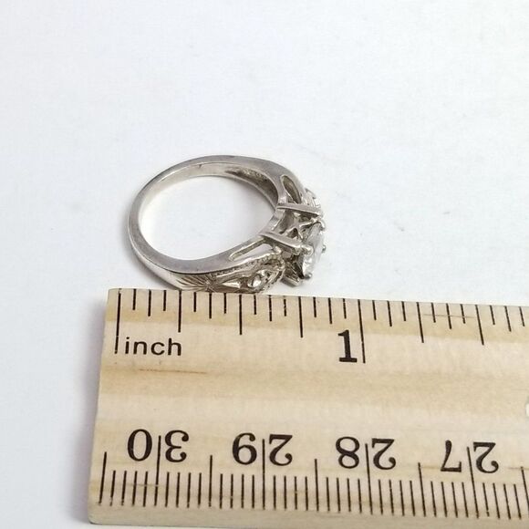 Vintage Avon Sterling Silver Round Solitaire Ring, Size 5 Band, Classic Estate - Picture 8 of 10